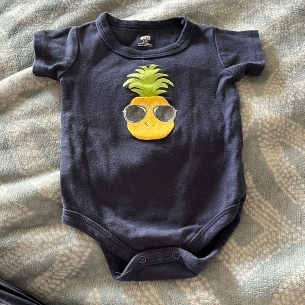 HB Baby Navy Blue Onesie Undershirt With Pineapple With Sunglasses EUC